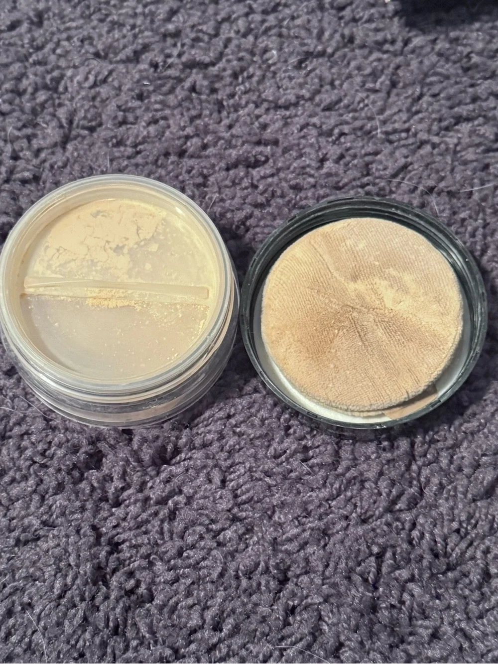Bobbi Brown Loose Setting Powder in Soft Sand
